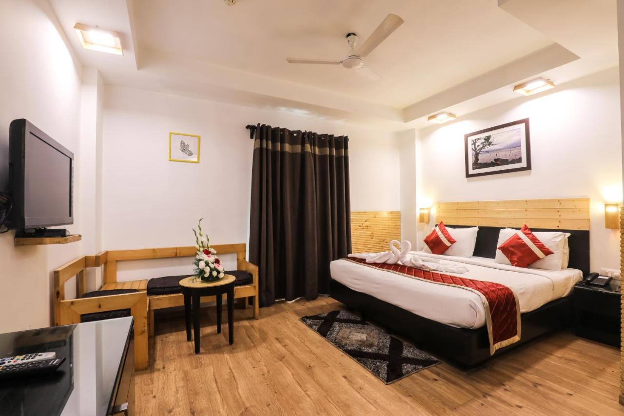Hotel Siesta Basil - Okhla Nuova Delhi Esterno foto